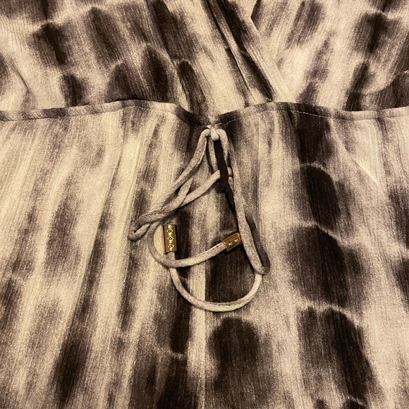 Fraiche by J Romper - Size XL - Picture 2 of 4